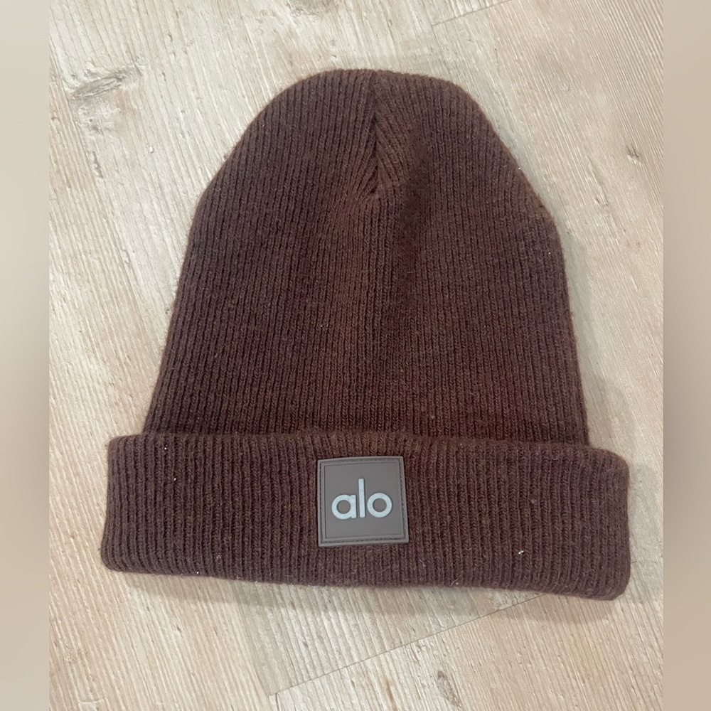ALO yoga wool knit beanie